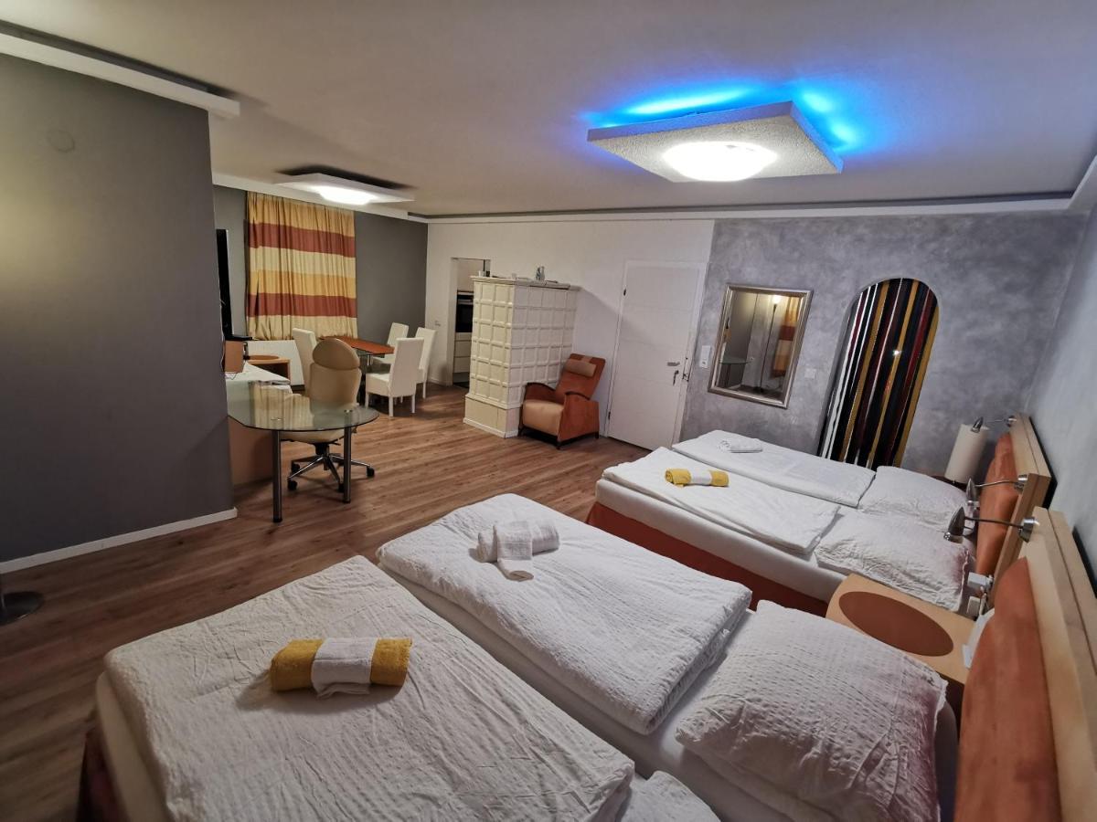 Pension Foehrenhain Gerasdorf bei Wien Exterior photo