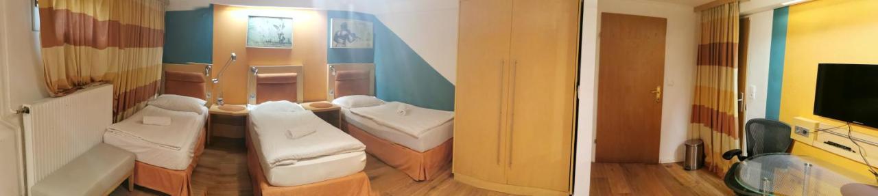 Pension Foehrenhain Gerasdorf bei Wien Exterior photo