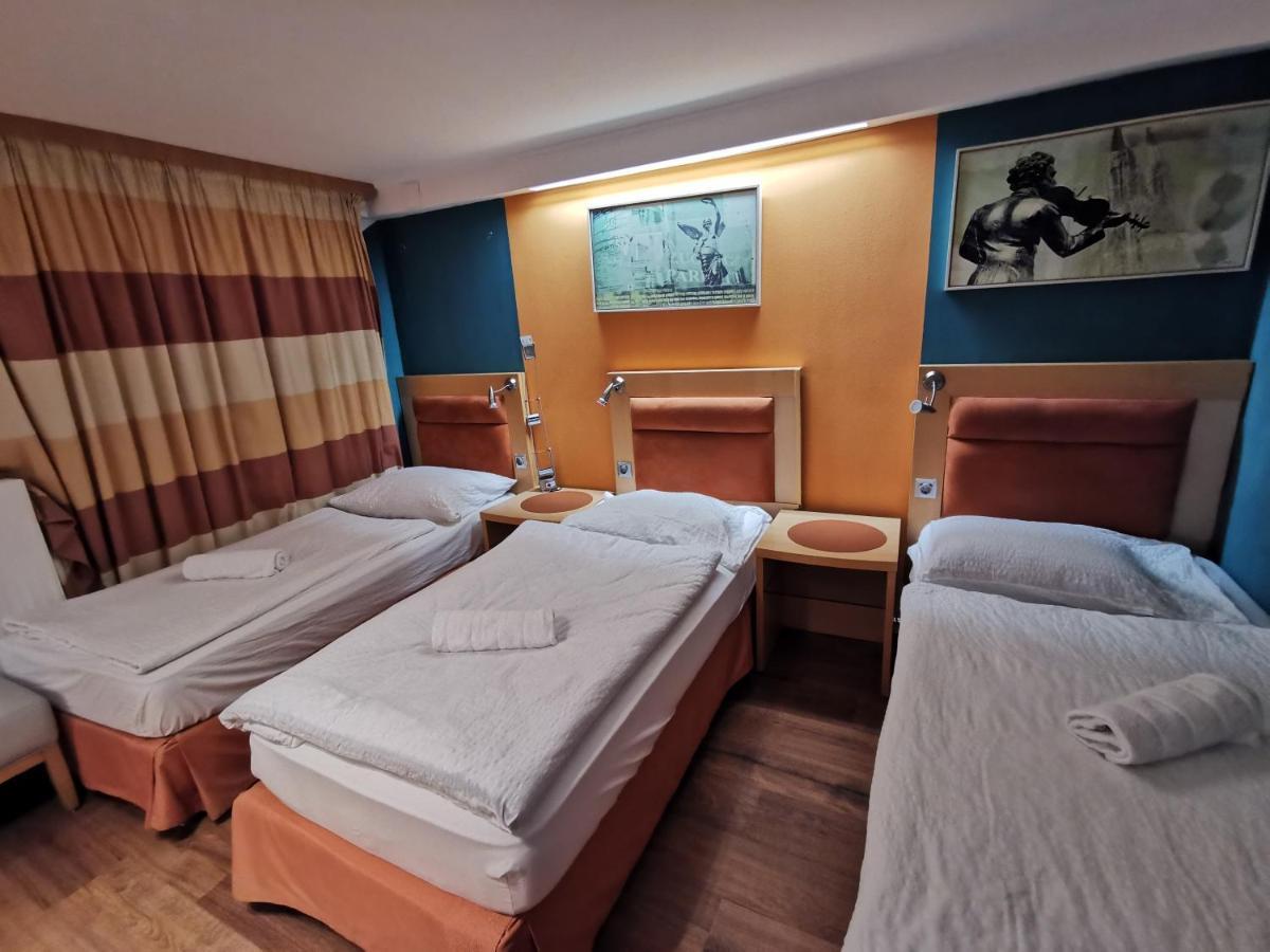 Pension Foehrenhain Gerasdorf bei Wien Exterior photo